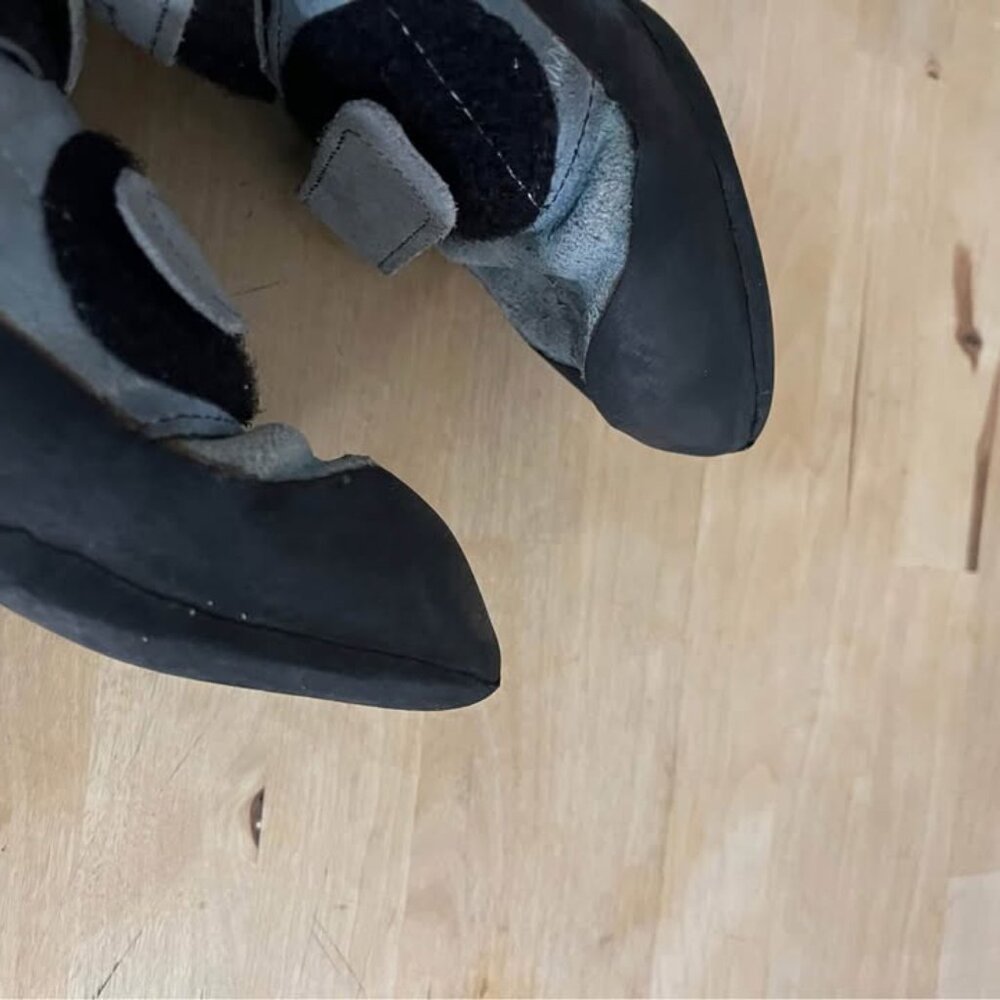 La Sportiva Katanas women’s climbing shoes size 38.5 - cleaned and sanitized - Picture 2 of 4